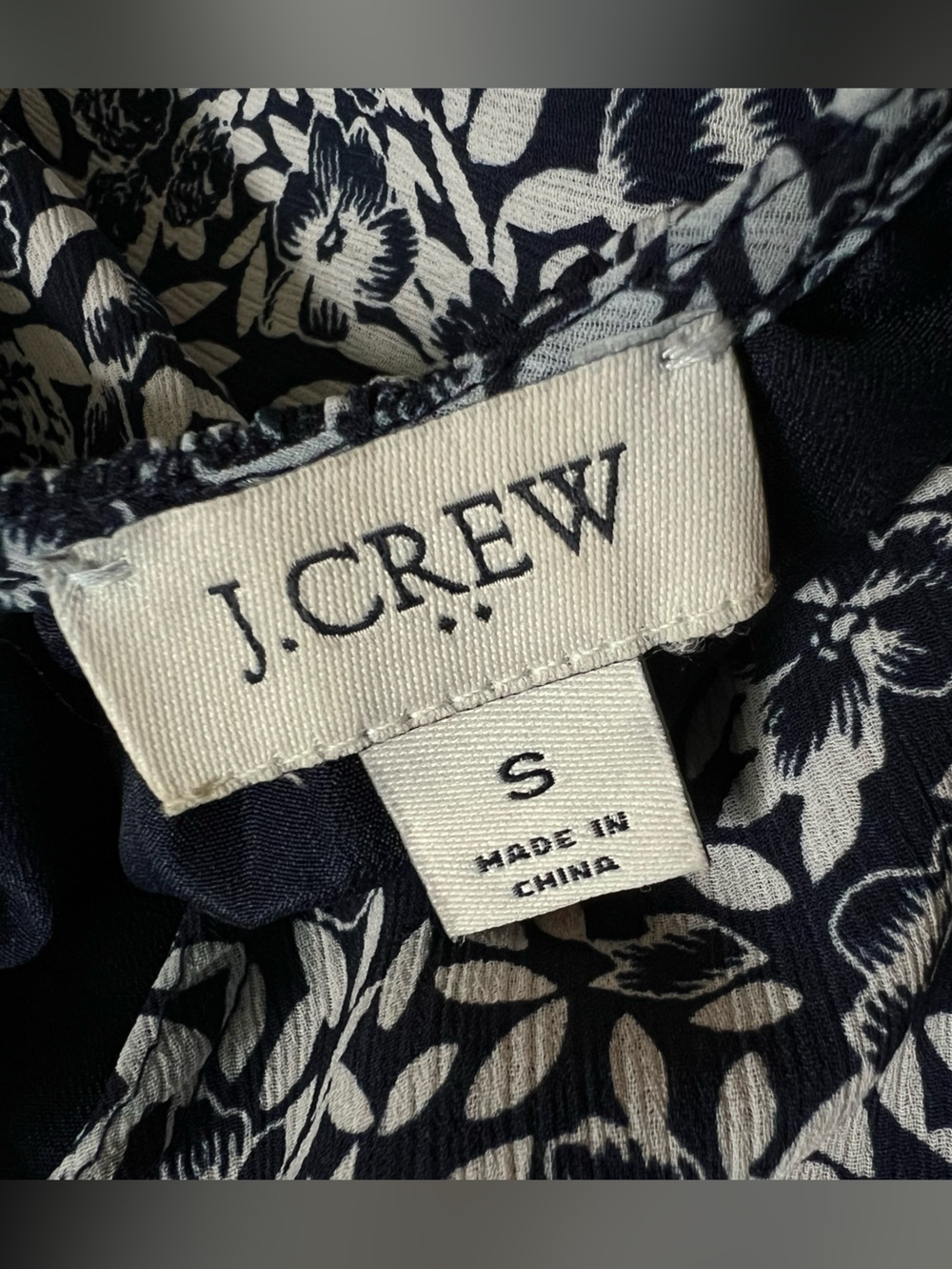 JCrew V-Neck Short Sleeve Ruffle Blouse Small White Navy Floral - Picture 9 of 9
